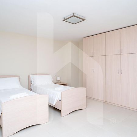 Homiday - Cerrano Park Resort Pineto Bagian luar foto