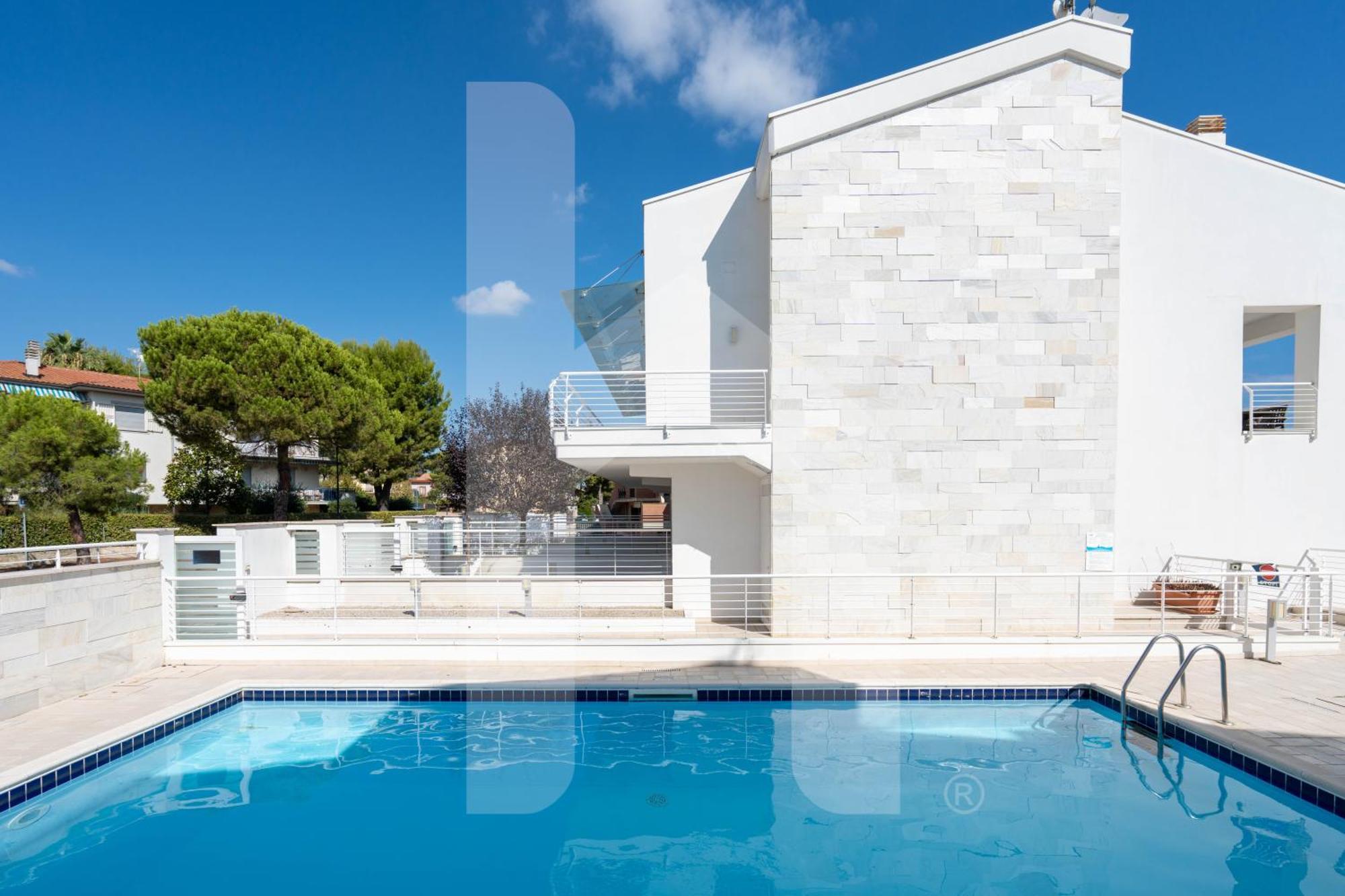 Homiday - Cerrano Park Resort Pineto Bagian luar foto
